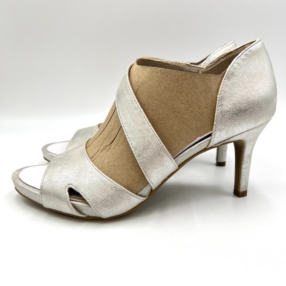 10W 10 WIDE Lifestride Womens Mega Faux Silver Leather Pumps Heels‎ Shoes - Picture 6 of 14